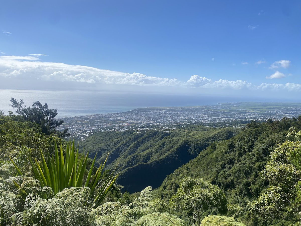 Sentier de Grande Randonnée R2